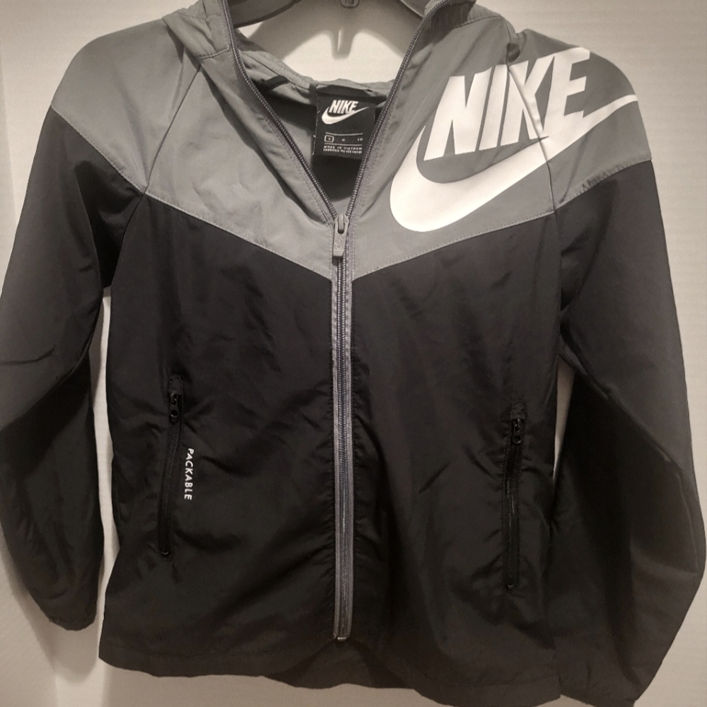 Boys Nike Lightweight Jacket - Size Small